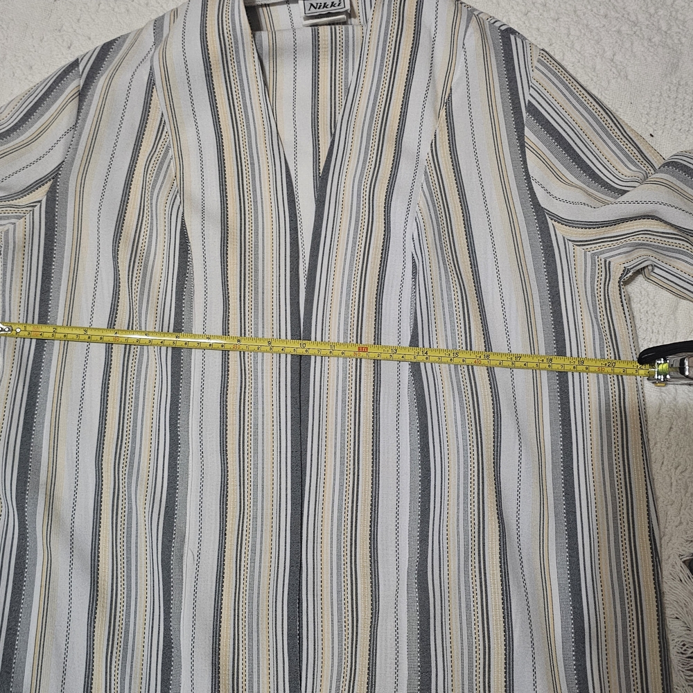 Elegant Striped Women's Blazer - Picture 3 of 10